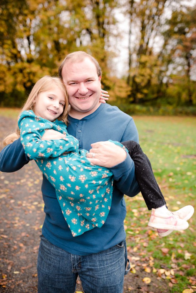 Fall family photo at Dorris Ranch in Springfield, OR