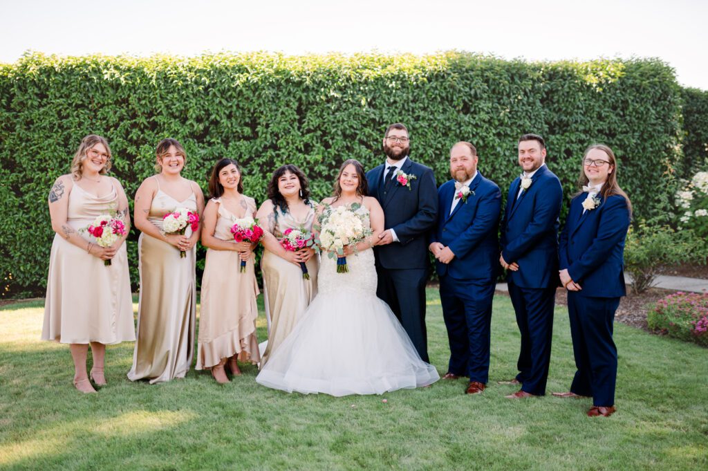 Wedding party formal pose at East Fork Country Estate in Damascus Oregon